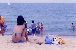 CHA-AM AND HUA HIN HAVE MILES OF EMPTY BEACHES 